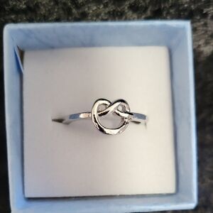 🆕️ Silvery Knot Toe Ring Size 5.5